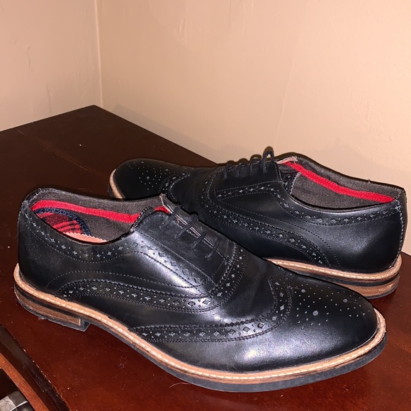 Ben Sherman black dress shoes. Brogue wingtips. - Picture 2 of 3
